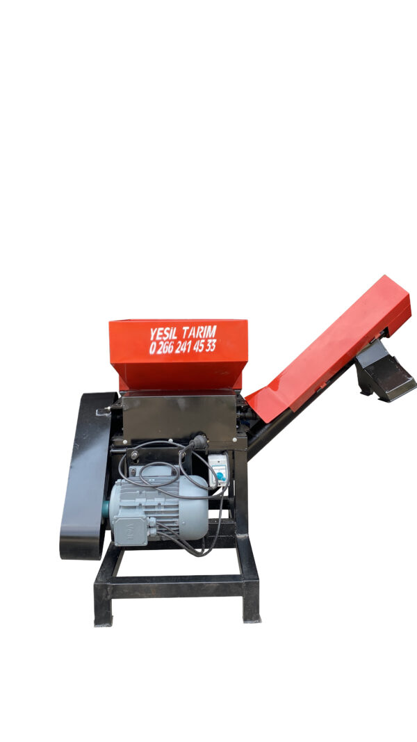50 LİK HELEZONLU ELEKTRİKLİ YEM EZME MAKİNASI